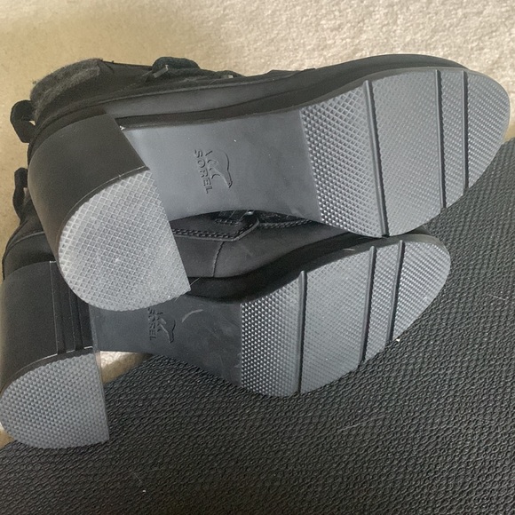 Sorel boots never worn - Picture 5 of 5